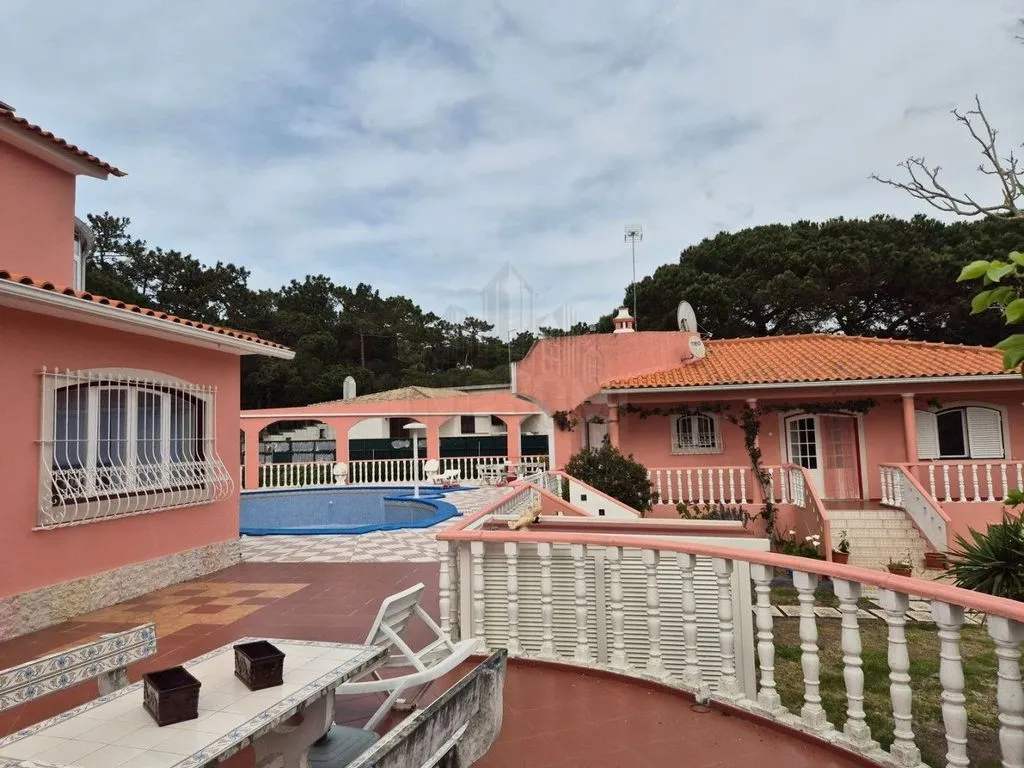 Pool - Luxury House with Pool in Sintra