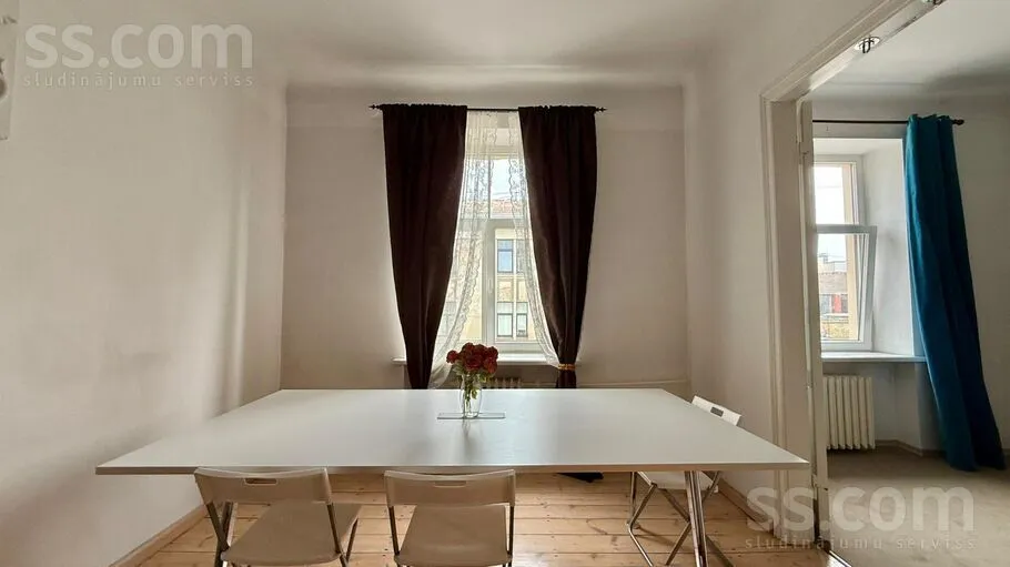 Appartement 4 pièces à Rīga