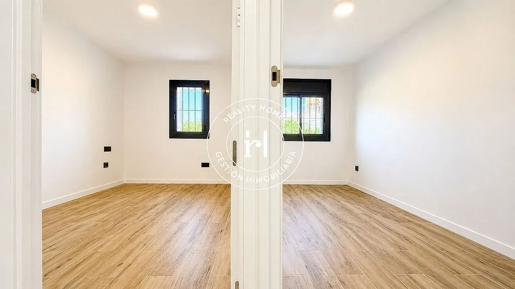 Pièces - Semi-detached House with Balcony in Vimbodí