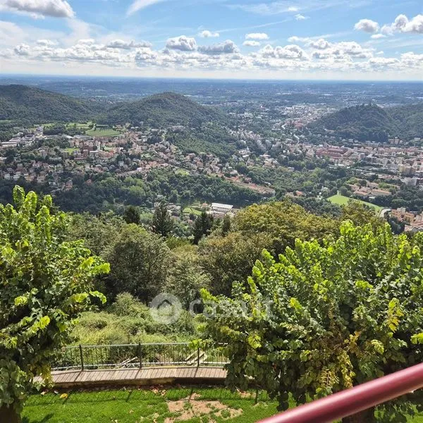 Balcon - Duplex with Garden View in Camnago Volta, Como