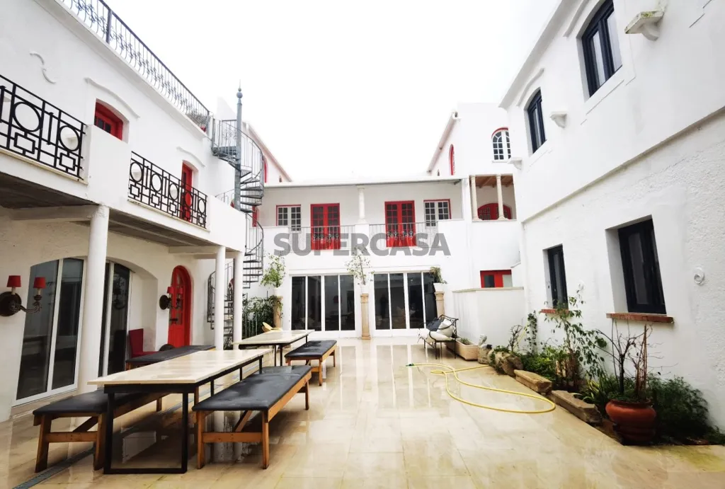 Garden - Historic Triplex with Pool in Costa da Caparica