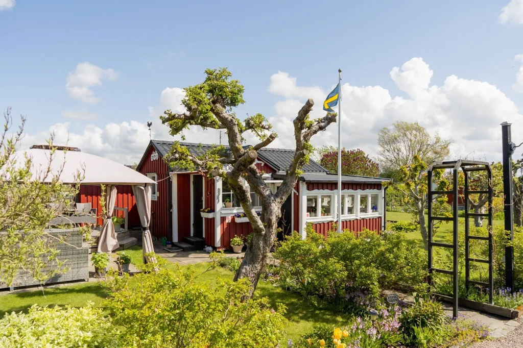 Aed - Cottage with Garden in Helsingborg's Popular Colony