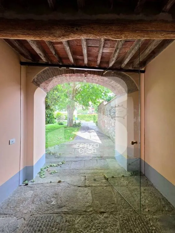 Esik - Luxury Flat with Historic View in Lucca