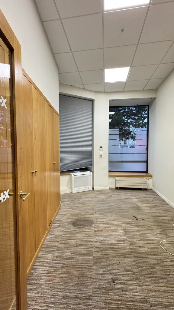 Bureau - Immeuble avec Surface Commerciale à Saint-Étienne