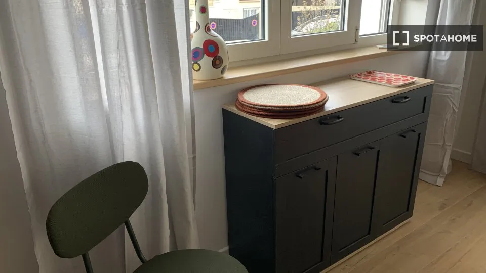 Salle à manger - Chambre à Louer dans Appartement 3 Pièces à Paris