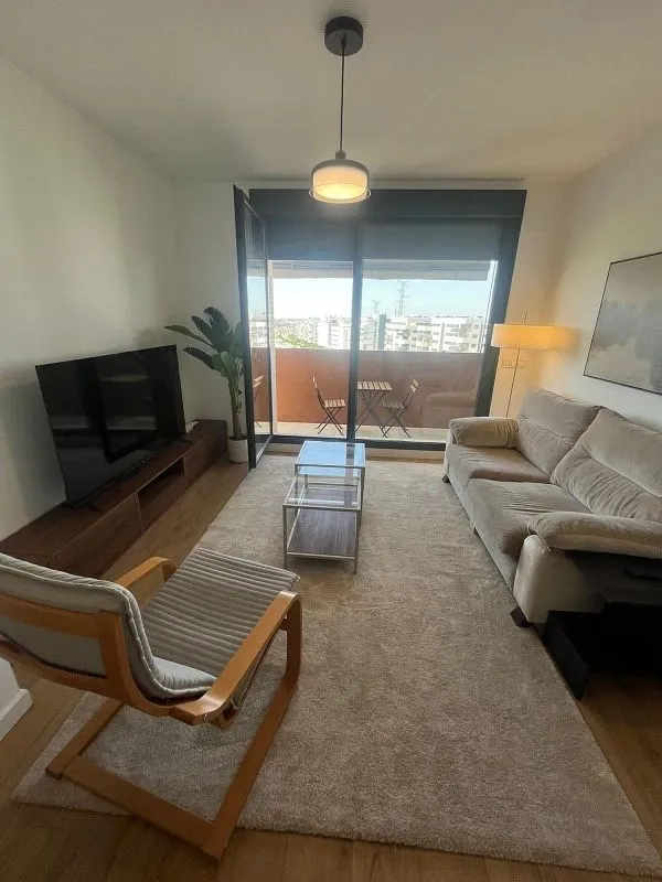 Elutuba - 3-Bedroom Apartment with Pool in Montequinto