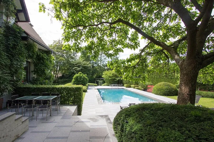 Piscine - Villa Rénovée avec Piscine à Rhode-Saint-Genèse