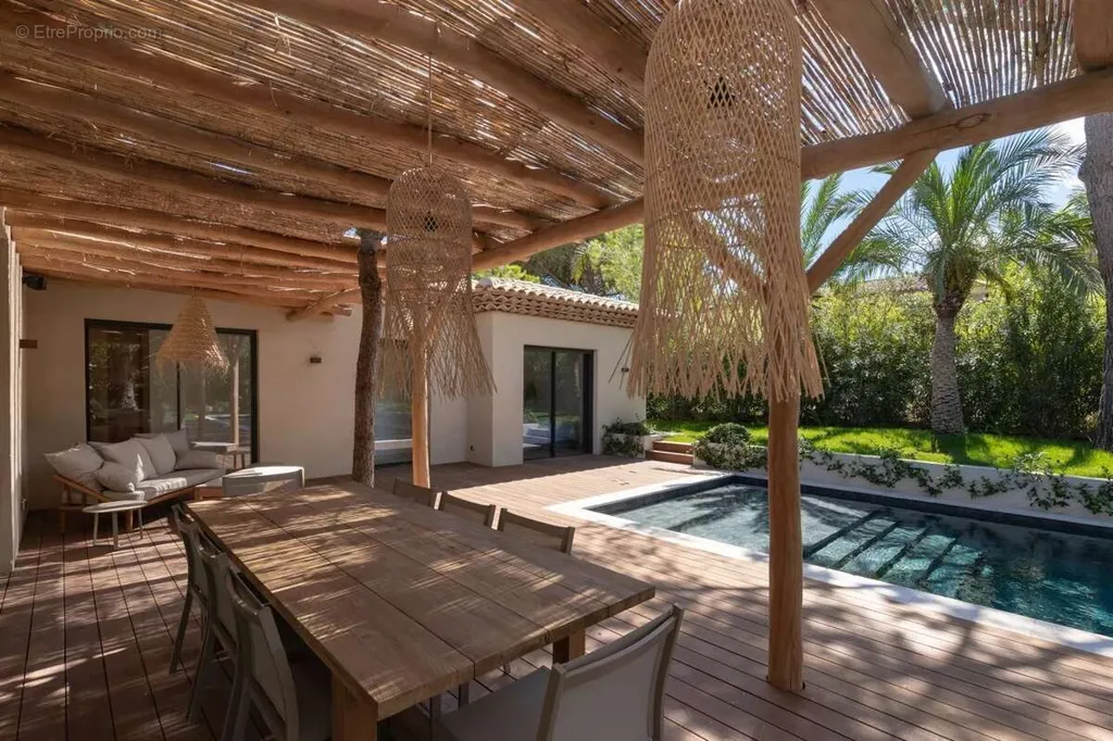 Piscine - Villa Luxueuse avec Piscine à Saint-Tropez