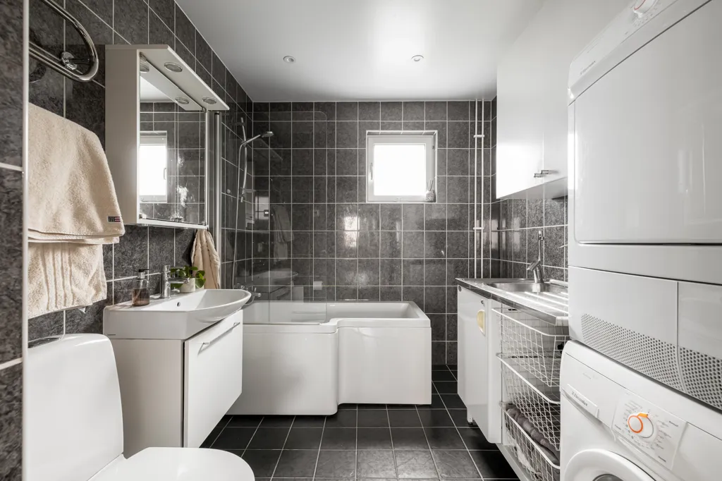 Bathrooms - Modern Flat with Private Terrace in Torpa
