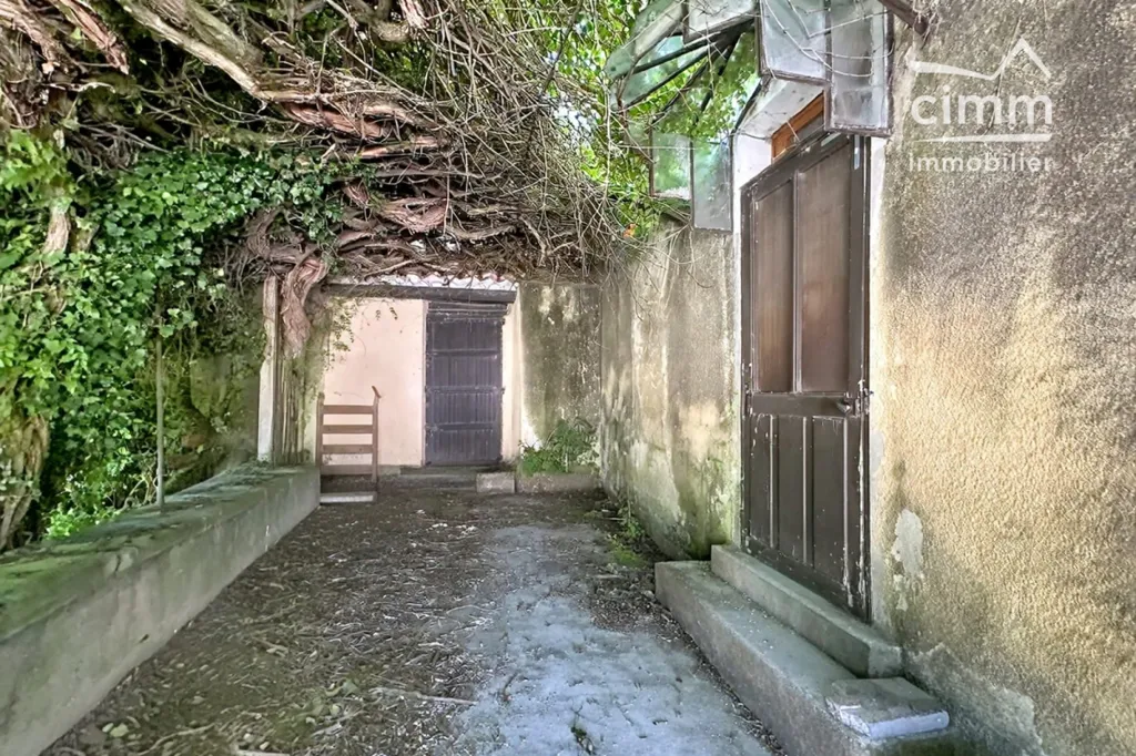 Giardino - Charming Mas with Renovation Potential in Malemort-du-Comtat