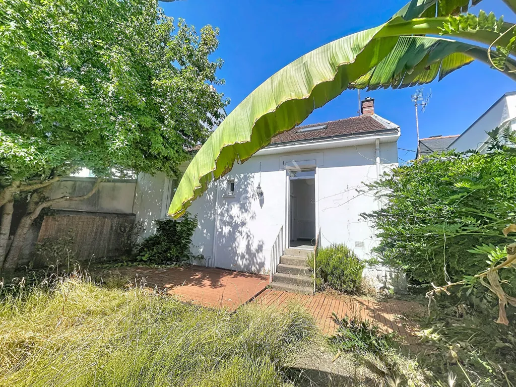 Garden - 1930s House with Garden in Nantes