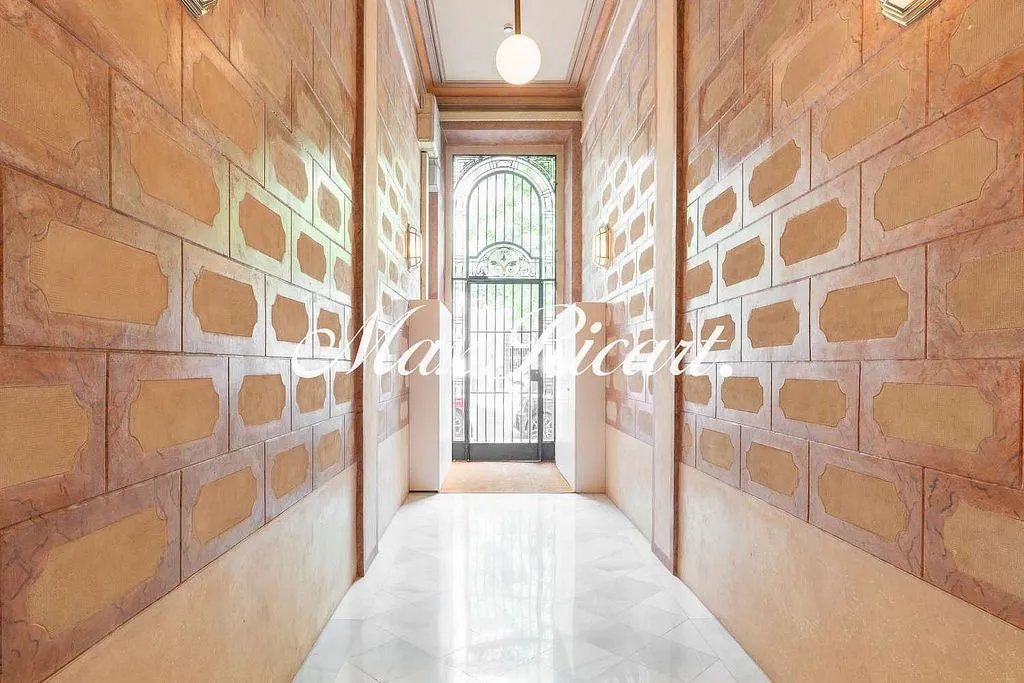 hallway_entrance