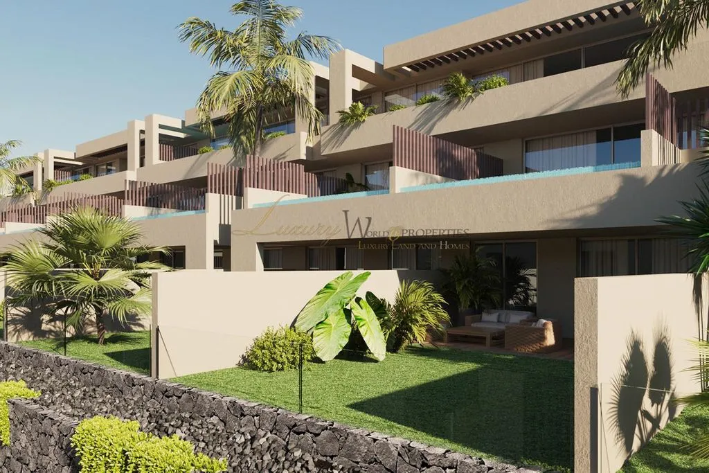 Luxury Penthouse with Private Pool in Rokabella