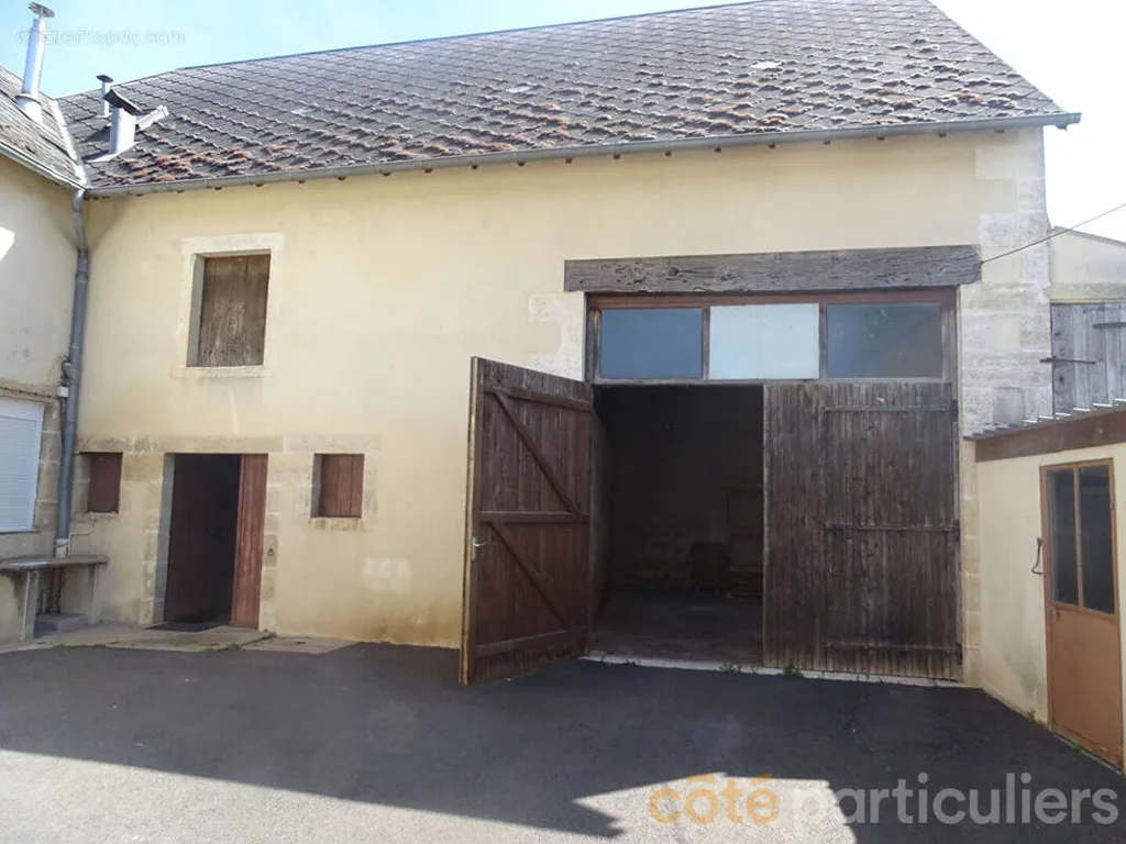 Jardin - Maison avec Cour et Dépendances à Lignières