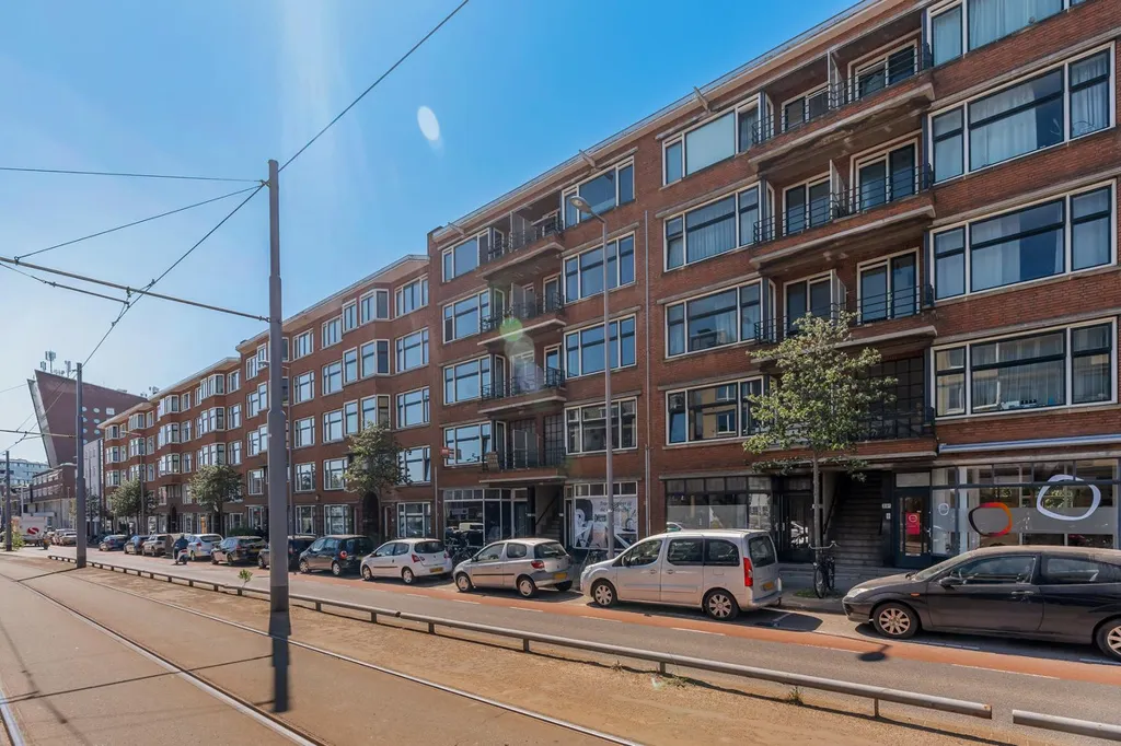 5-toaline korter asukohas Rotterdam