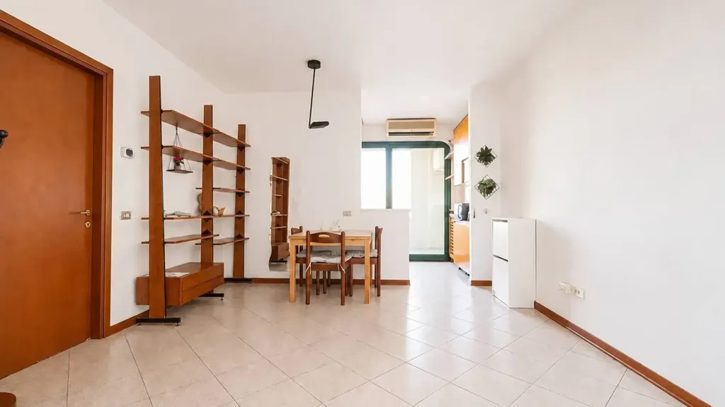 Sala da pranzo - Bright 2-Bedroom Apartment with Balcony in Milan