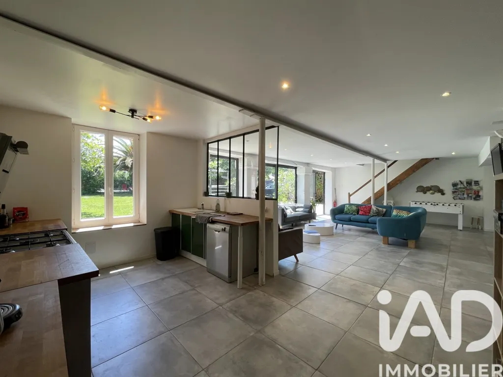 Cucina - Spacious House with Pool in Saubrigues
