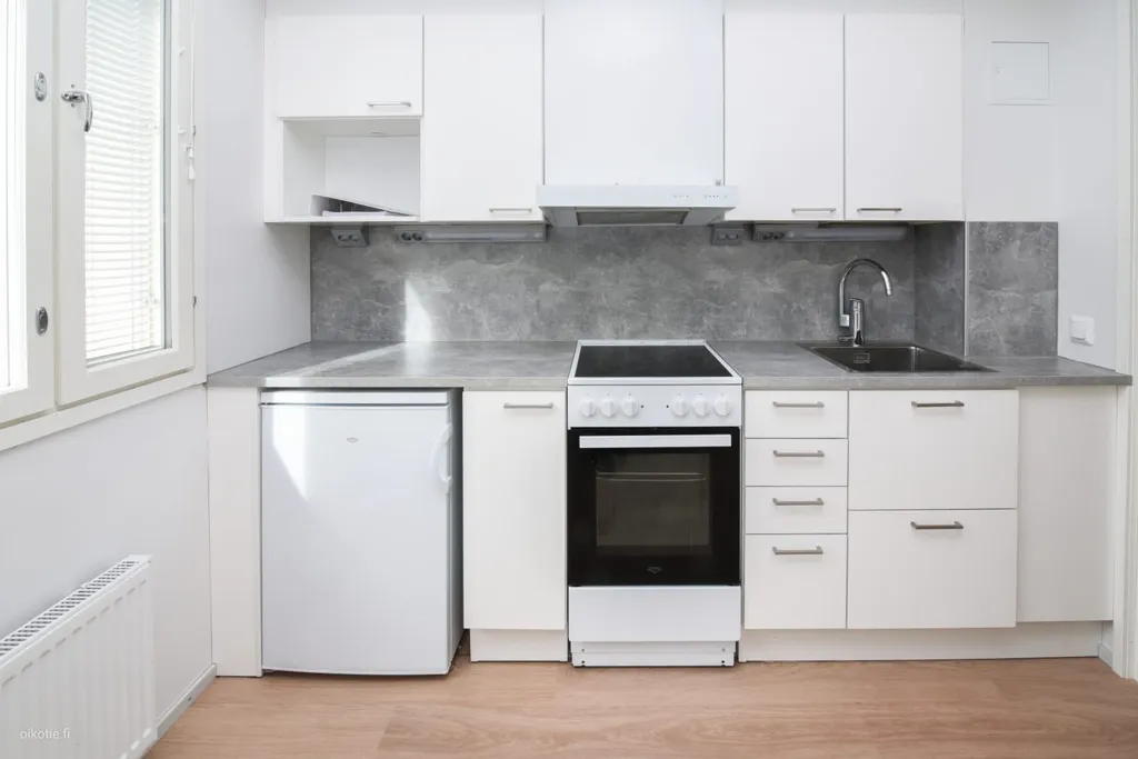 Cucina - Renovated Studio Flat with Balcony in Kontula
