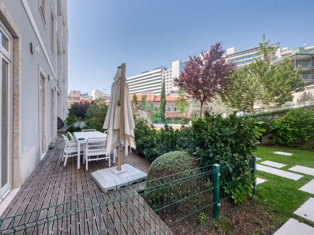 Terrass - Luxury Flat with Pool in Duque de Loule, Lisbon