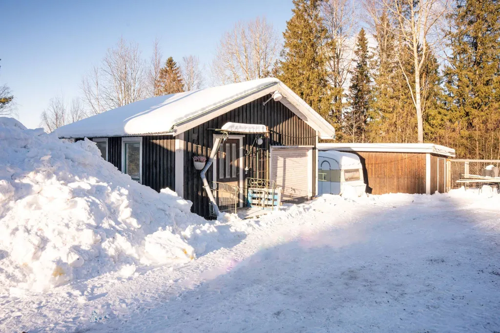 Välivaade - Detached House with Garage in Väja