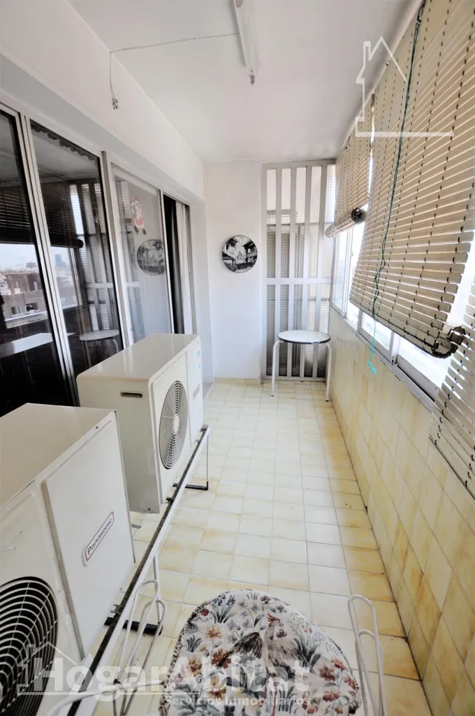 Terrass - Spacious Apartment with Balcony in Malilla, Valencia