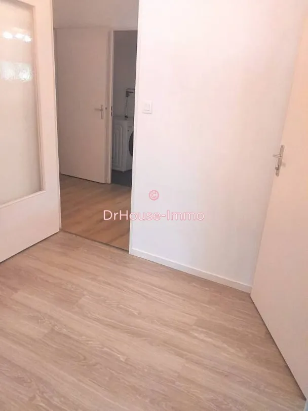 Chambres - Appartement Lumineux avec Balcon à Angers