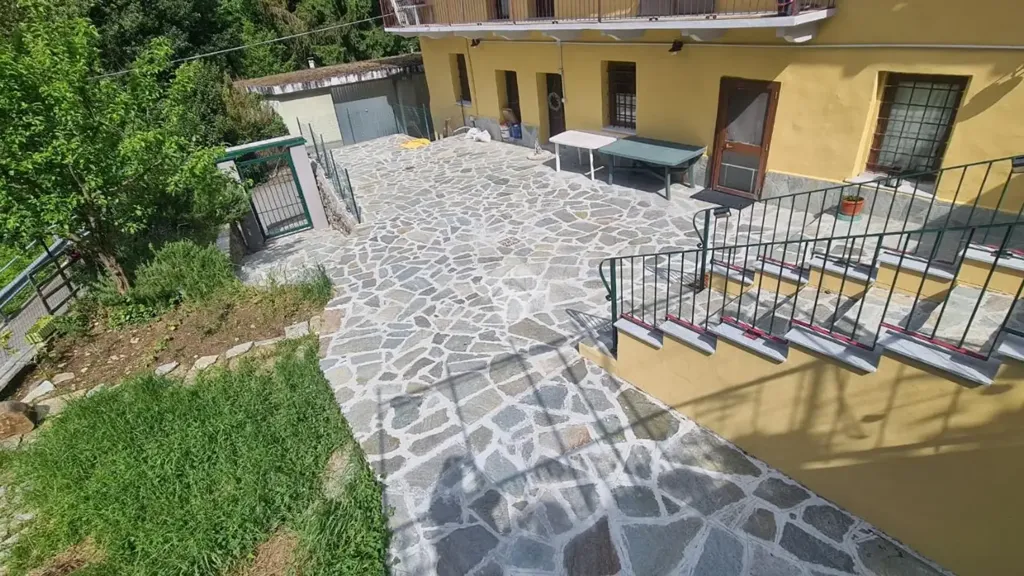 Terrasse - Historic Apartment with Balcony in Ceres