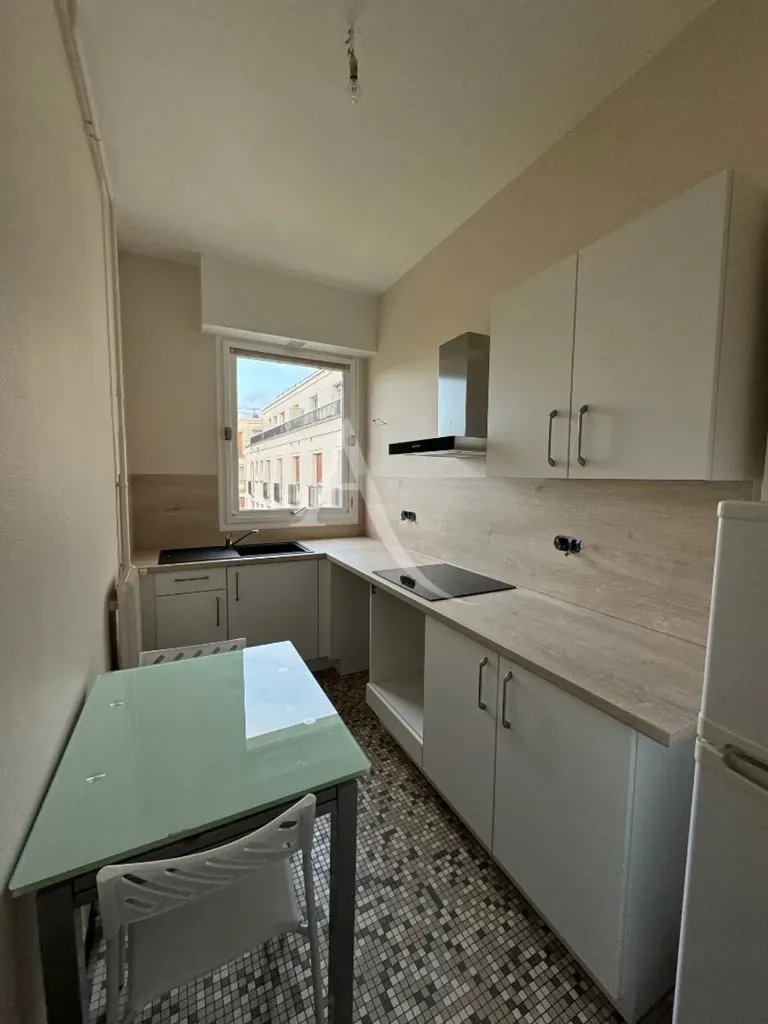 Köök - Renovated Flat with Park View in Blois