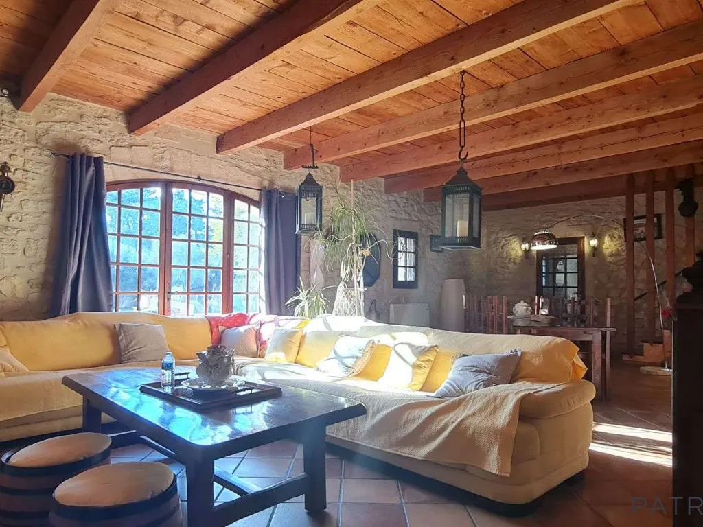 Elutuba - Renovated Mas with Pool in Beaucaire