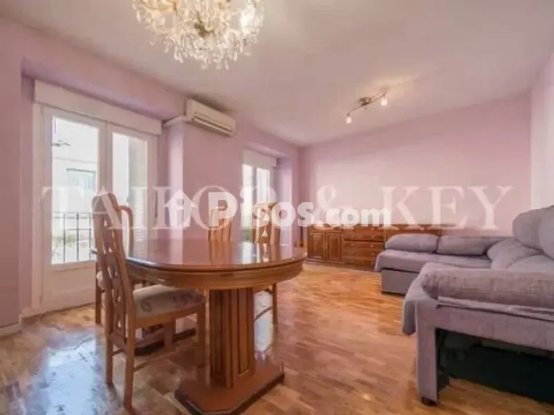 Salle à manger - Flat with Balcony in Lavapiés-Embajadores
