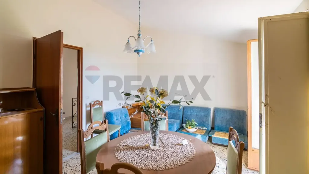 Söögituba - Bifamiliar Villa with Garden in Piazza Armerina