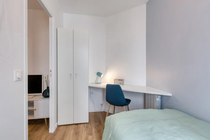 Chambres - Appartement T4 Meublé avec Vue Dégagée au 14ème Arrondissement