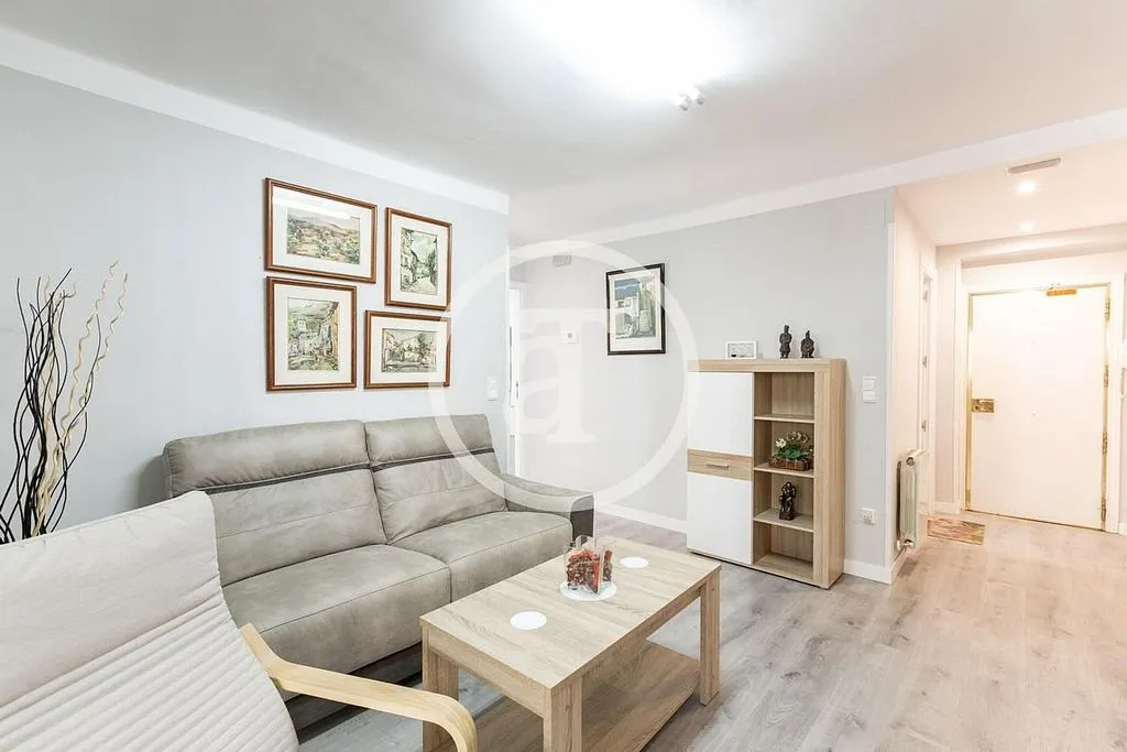 Elutuba - Furnished Flat with Balcony in Aluche, Madrid