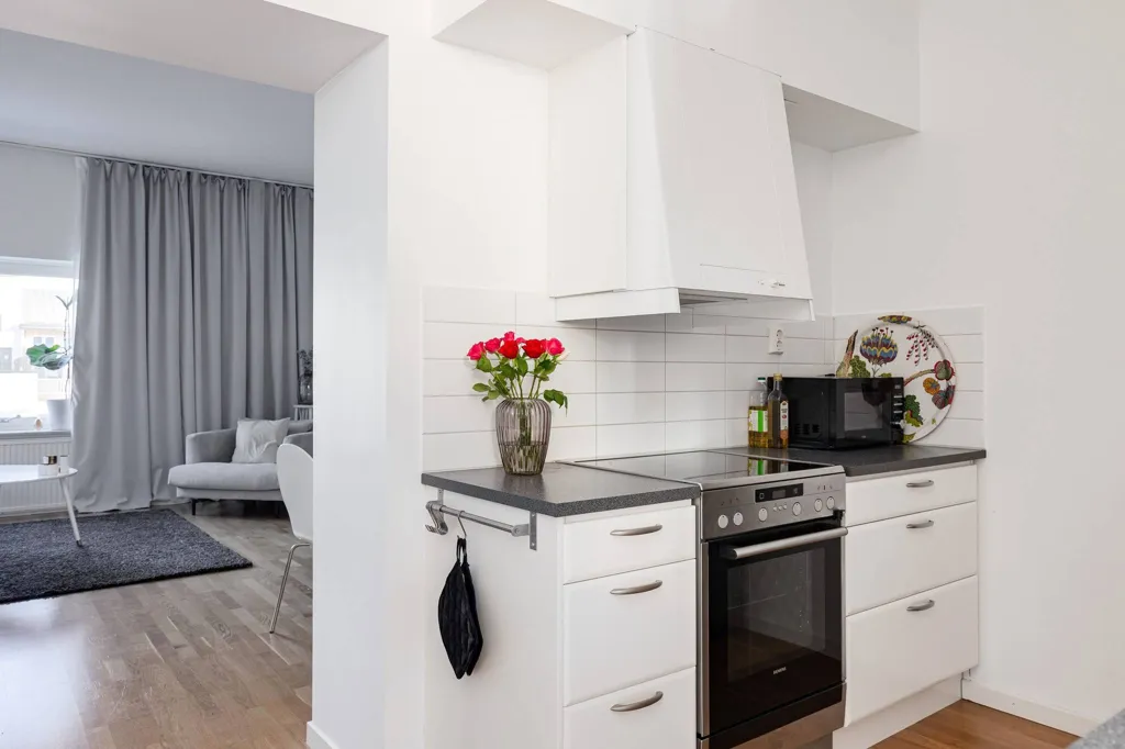 Köök - Apartment with High Ceilings in Central Enköping