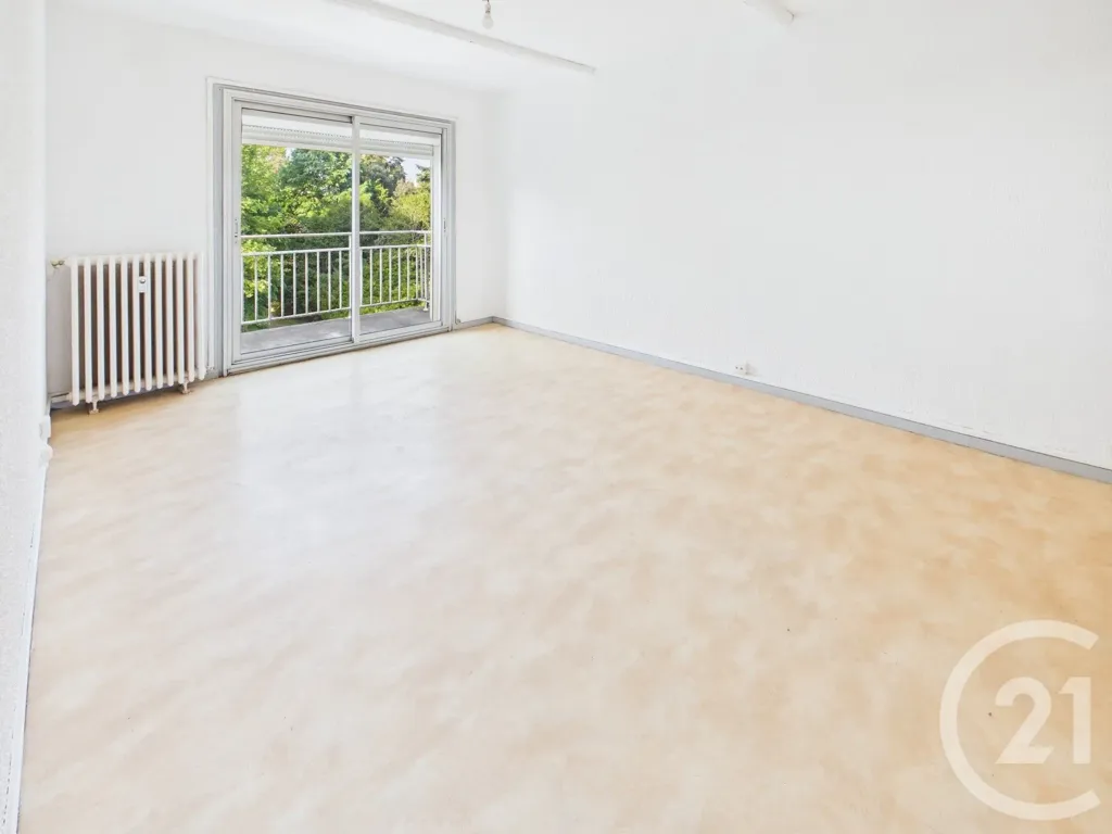 Toad - T2 Apartment with Balcony in Gradignan