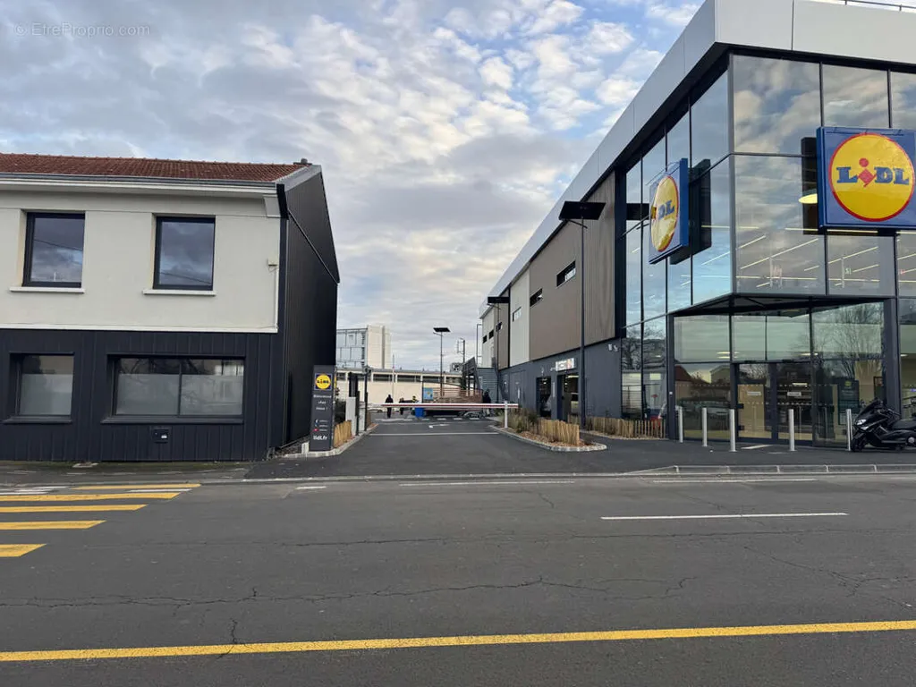 Välivaade - Office/Residential House with Parking in Clermont-Ferrand