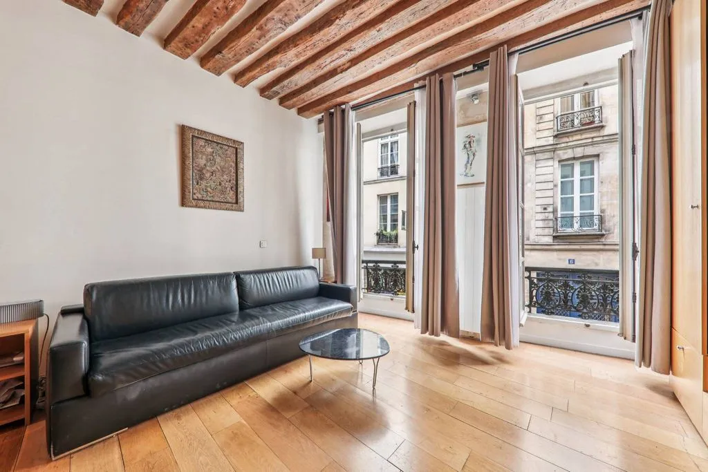 Elutuba - Studio Flat with Historic Charm in Saint-Germain