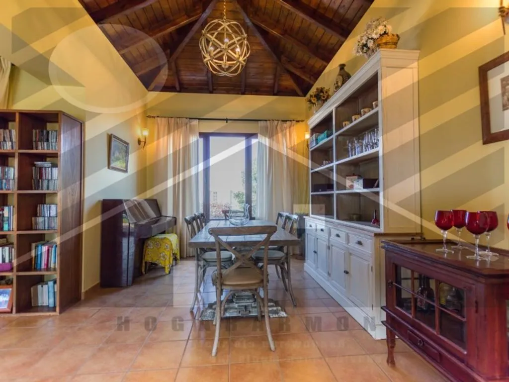 Söögituba - Luxury Villa with Dual Pools in Lajares
