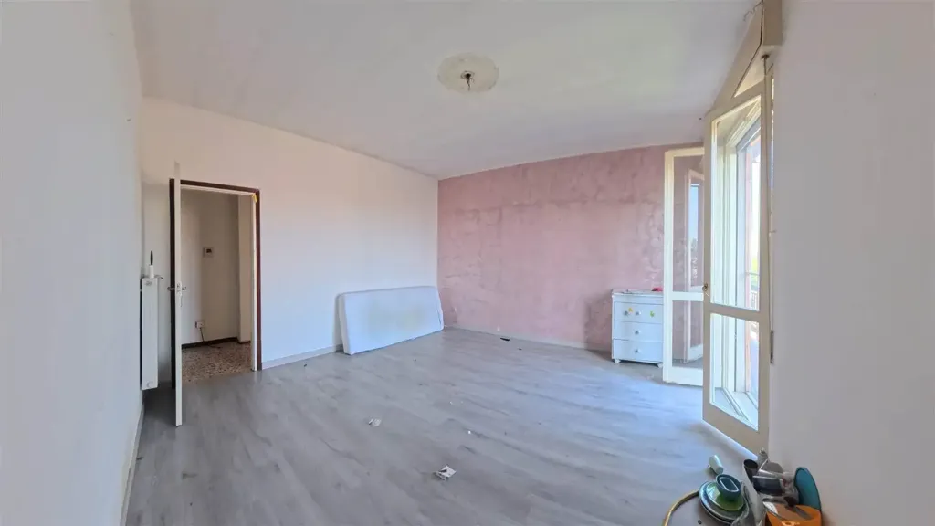 Pièces - Apartment with Balcony in Casalpusterlengo