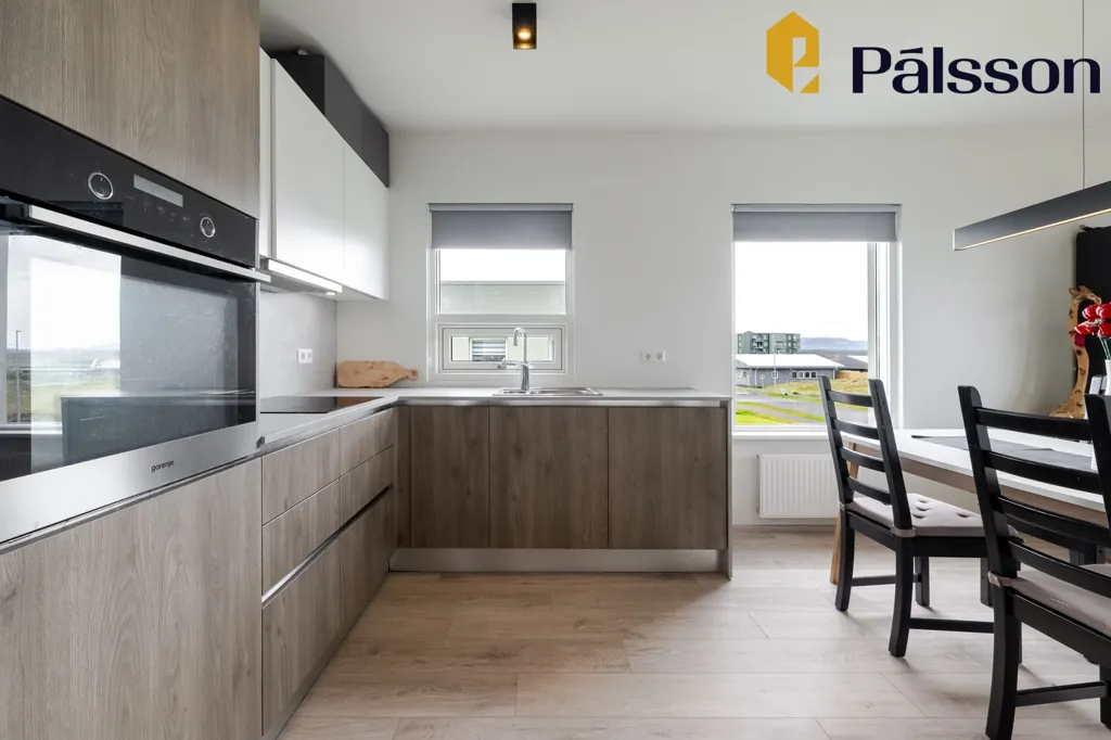 Cucina - 4-Bed Apartment with Balcony in Vogar
