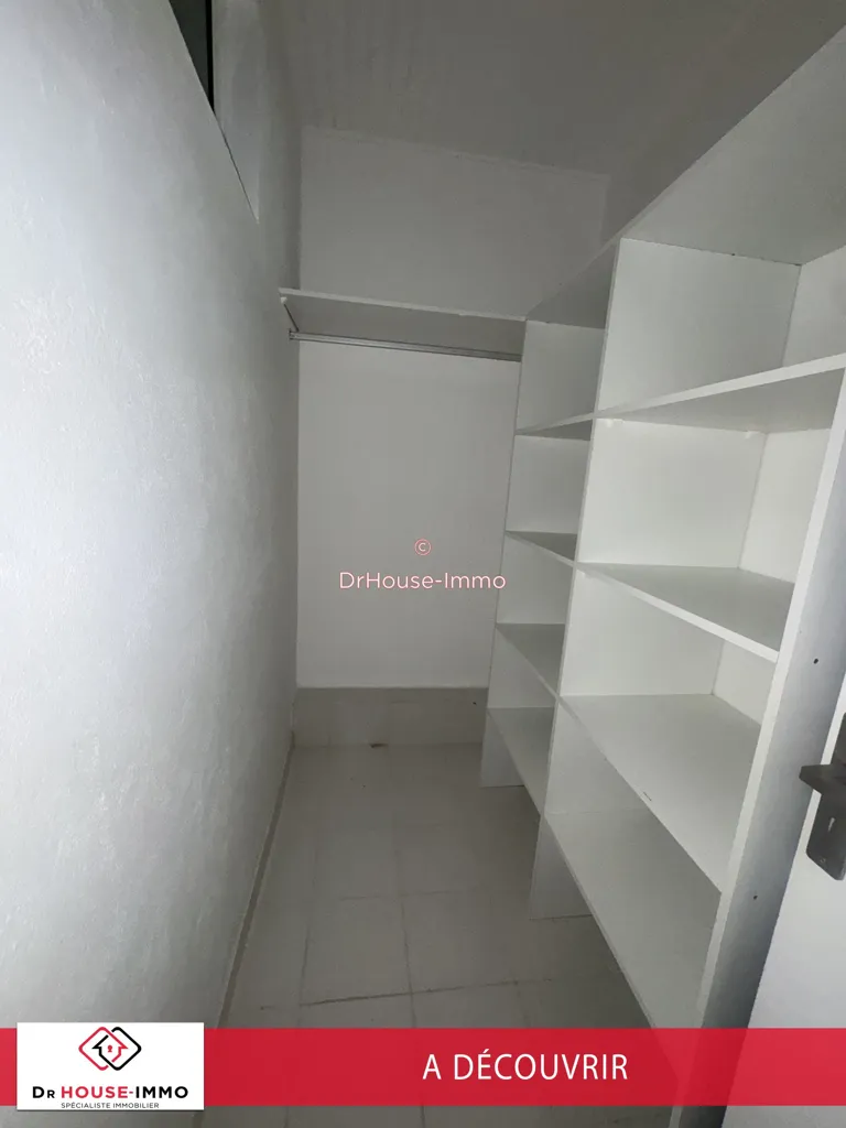 Stanze - 4-Bedroom Garden-Level Flat in Lamentin