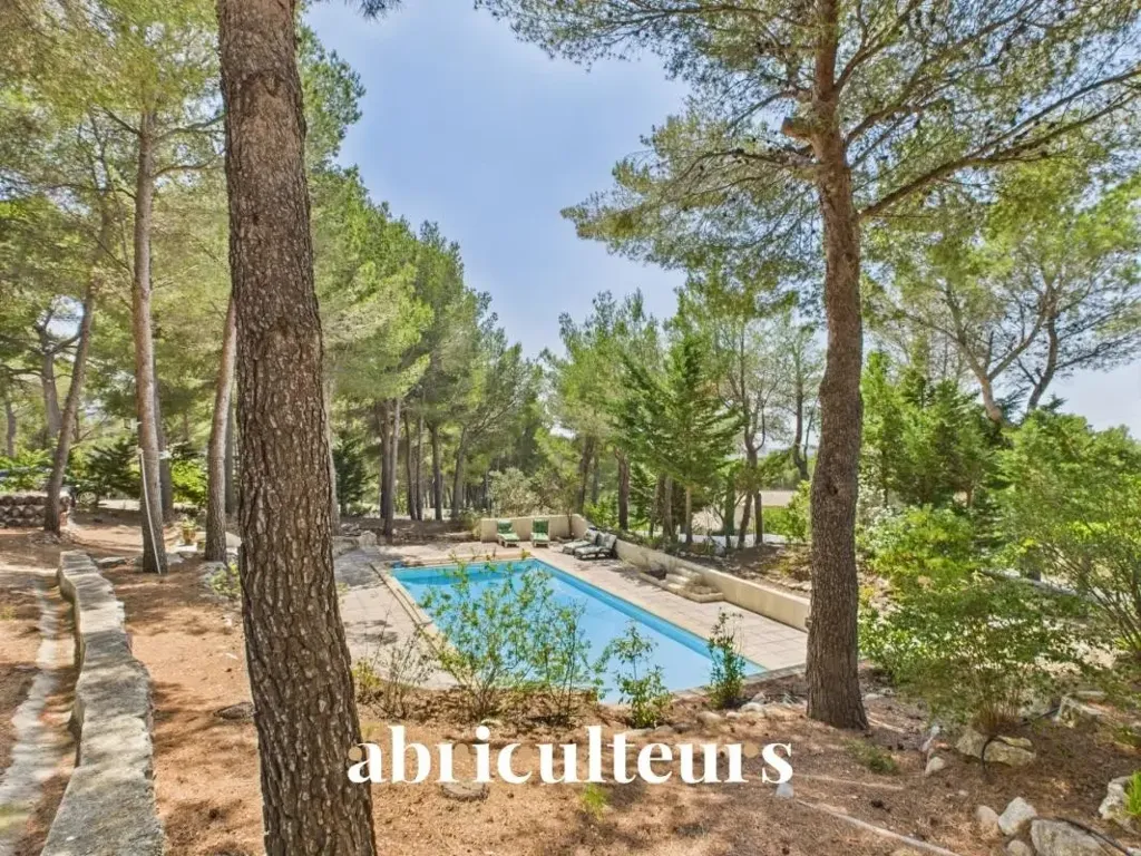 Bassein - Architect-Designed House with Pool in Ventabren