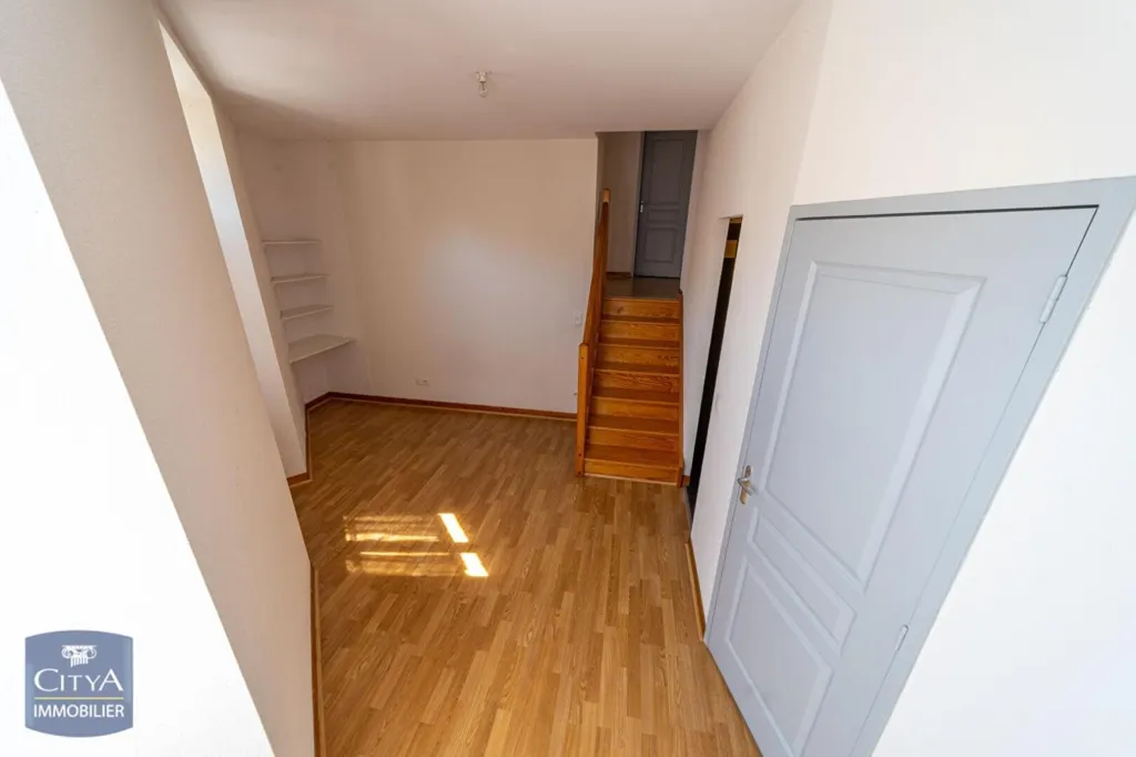 Toad - One-Bedroom Flat in Brioude Centre
