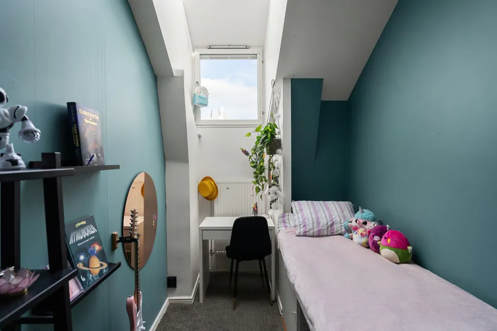 Magamistoad - Penthouse with Impressive Ceiling Height in Fridhemsplan