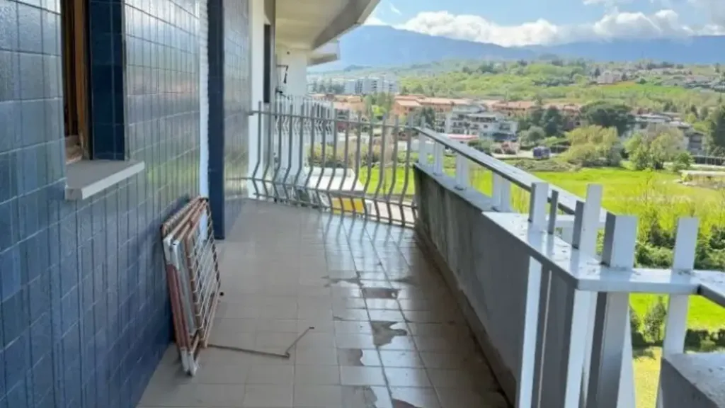 Balcon - Duplex Apartment with Balcony and Terrace in Rende