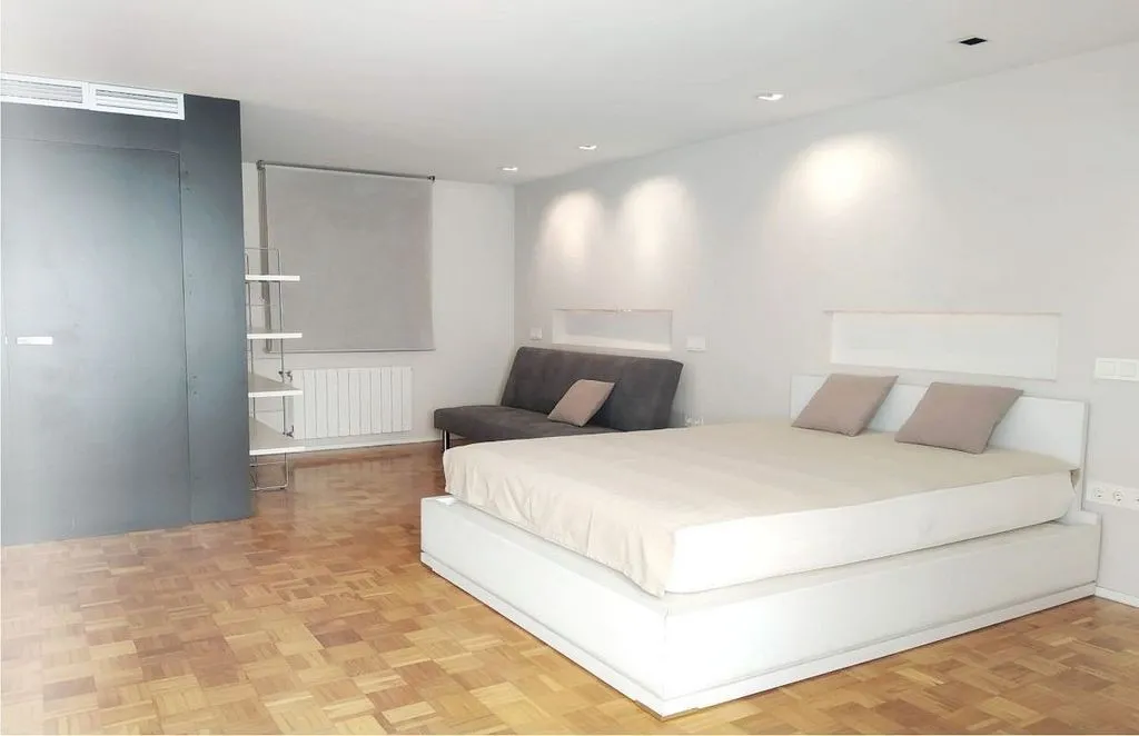 Bedrooms - Loft Studio with Air Conditioning in Ensanche - Diputación