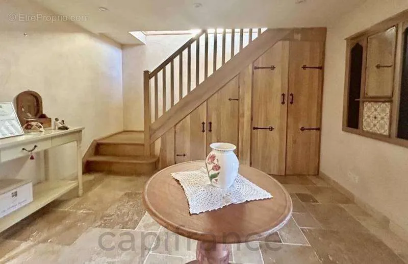 hallway_entrance