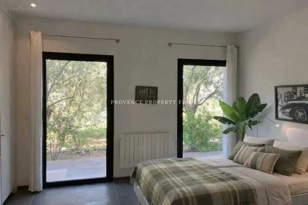 Chambres - Villa Contemporaine avec Vue Panoramique à Lorgues