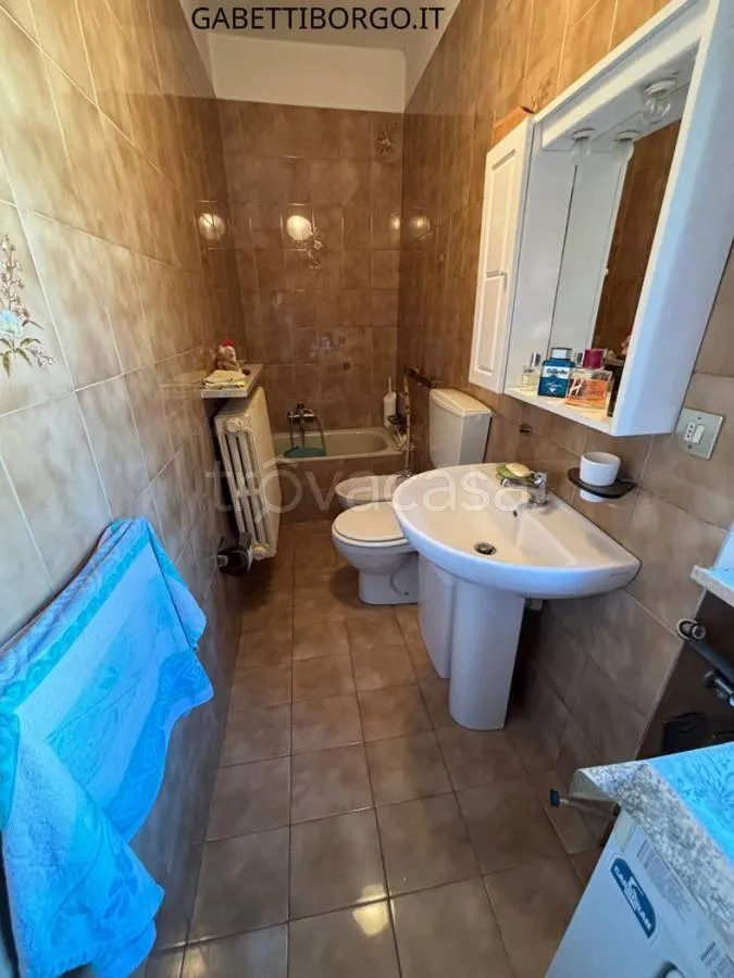 Bathrooms - Apartment with Mountain View in Roaschia