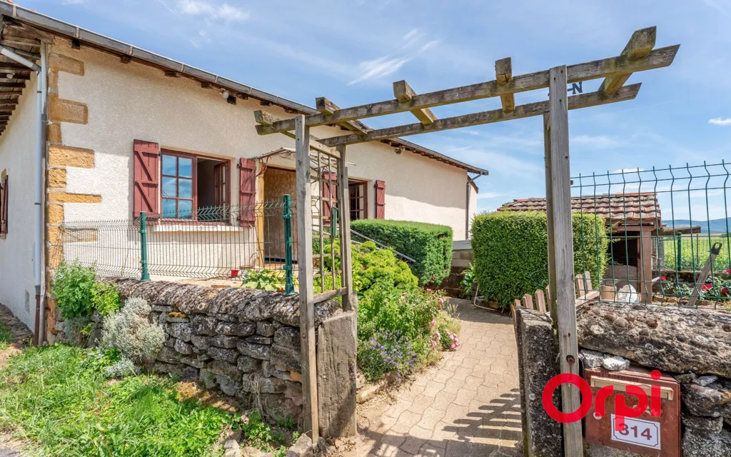 Välivaade - Renovated House with Panoramic View in L'Arbresle
